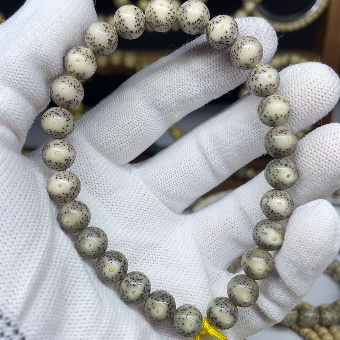 手串星月菩提9圆珠，丹凤眼小细星