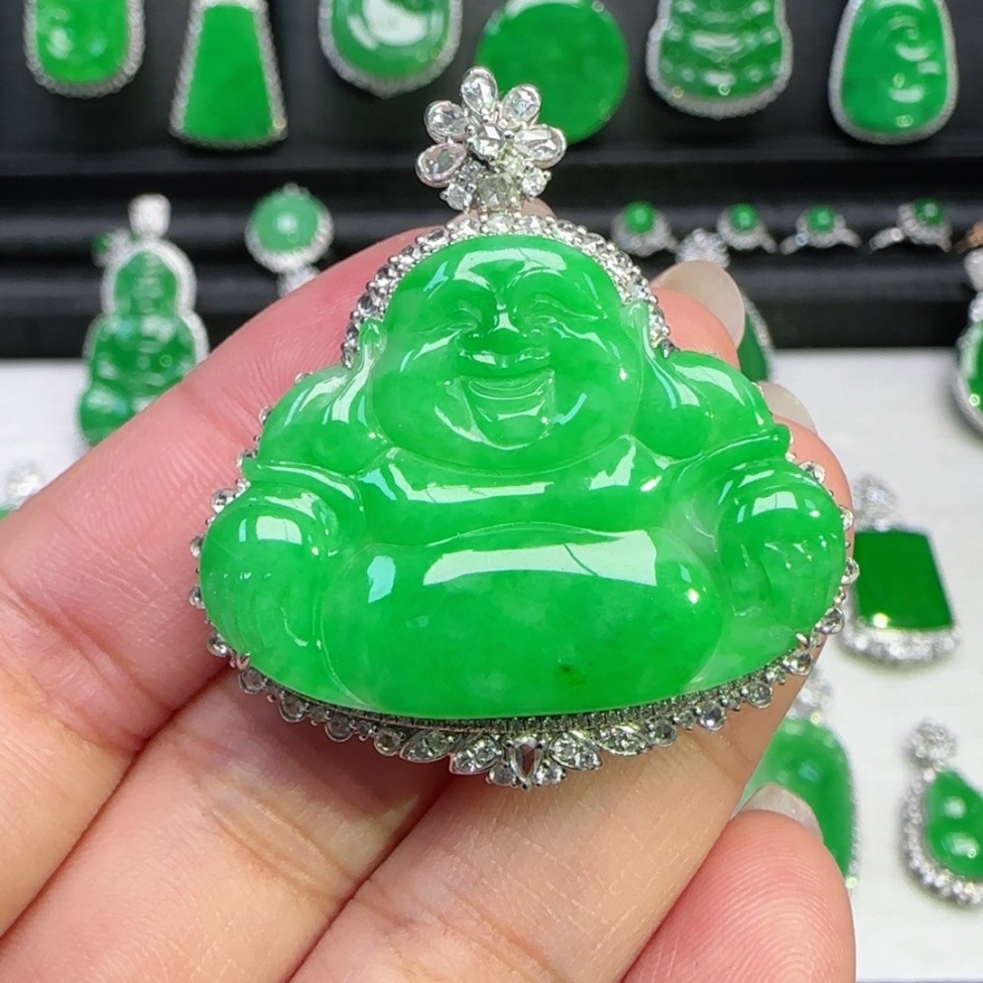 翡翠18K金镶嵌颈饰吊坠