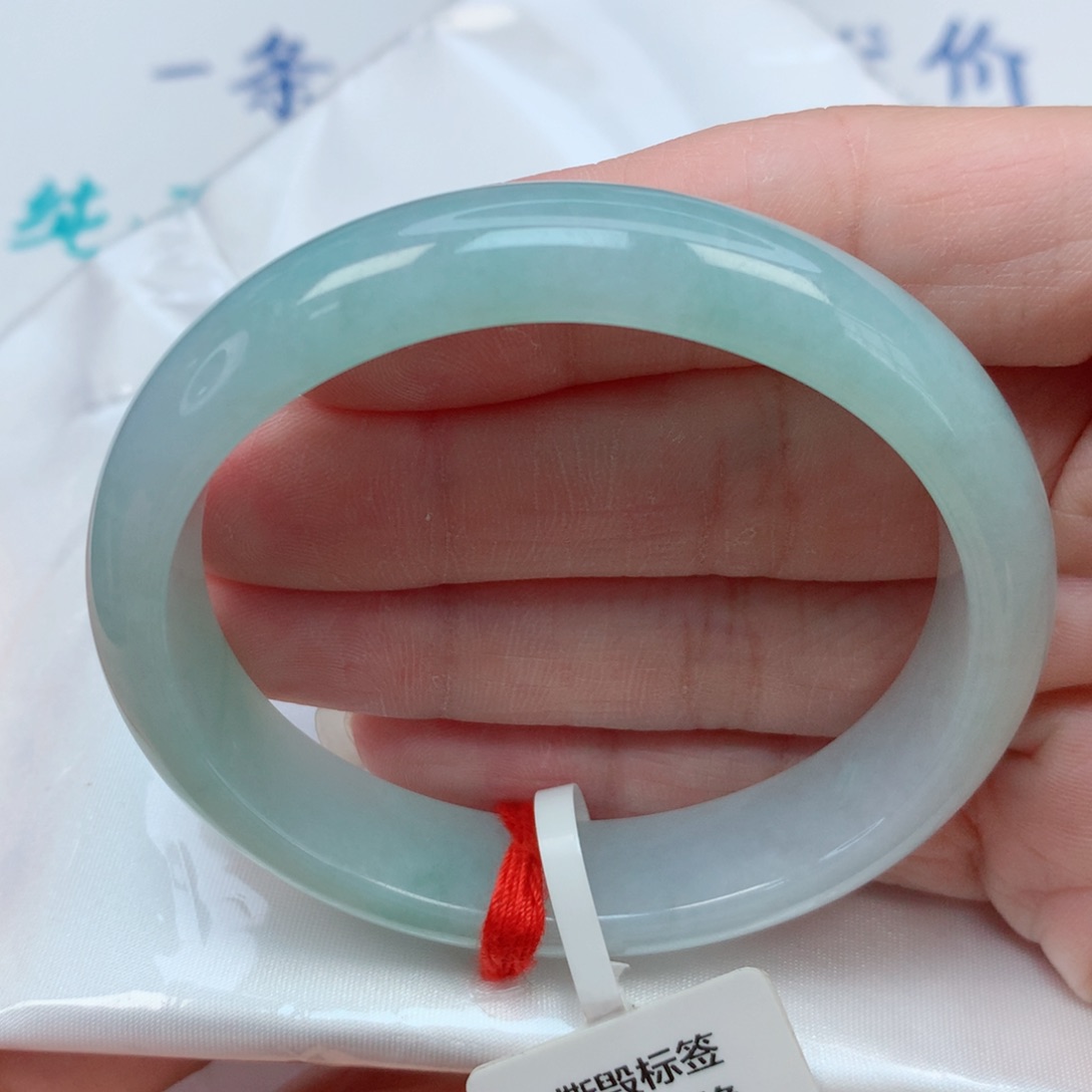 翡翠手镯未镶嵌55.7贵妃 晴绿底