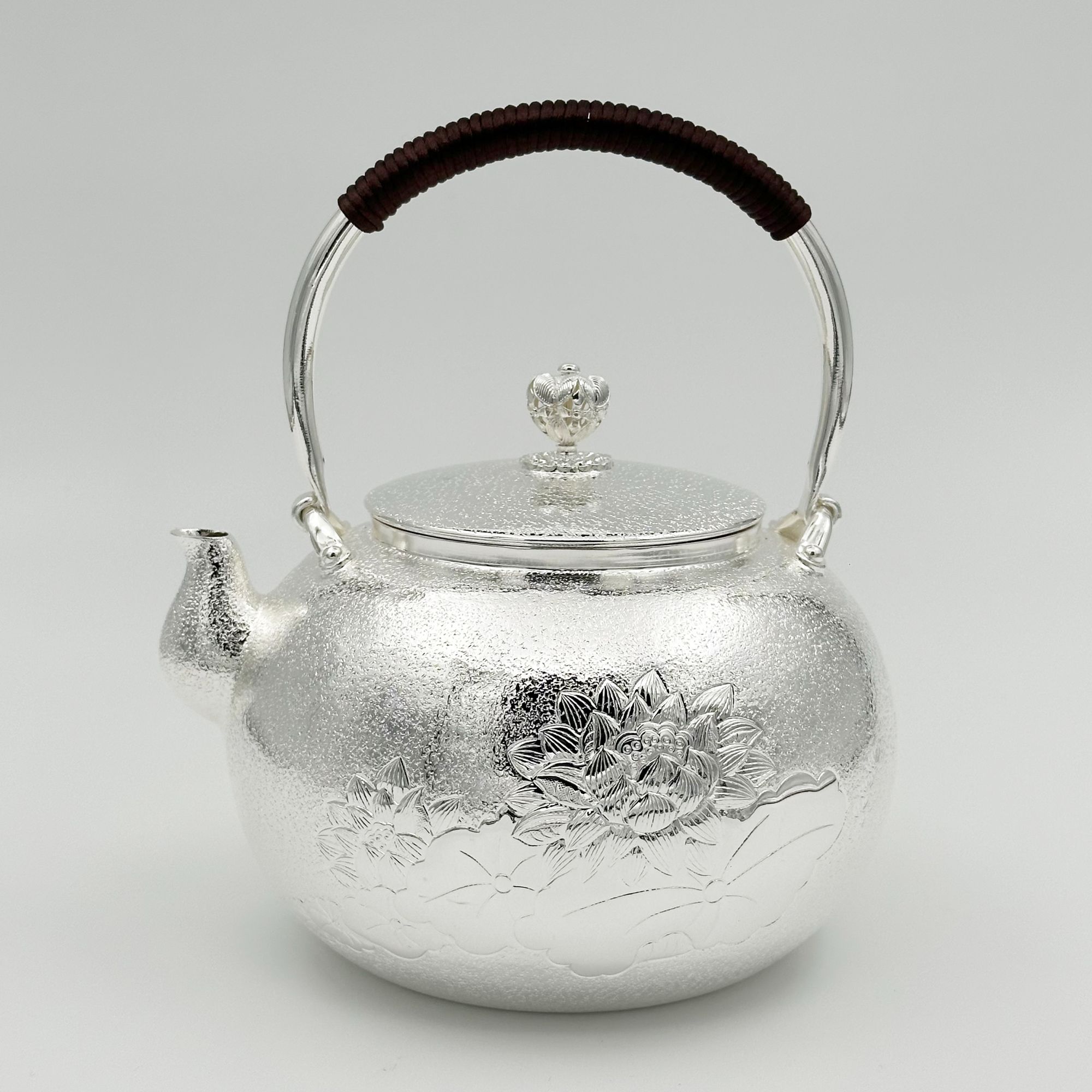 新品--手工素面柳纹荷韵莲花大提梁银壶999