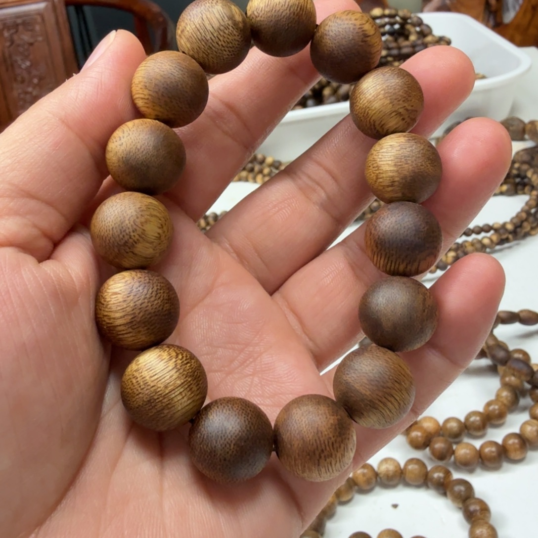 沉香碎屑沉香海南金沙叶1.4大11克➕碎屑多样性