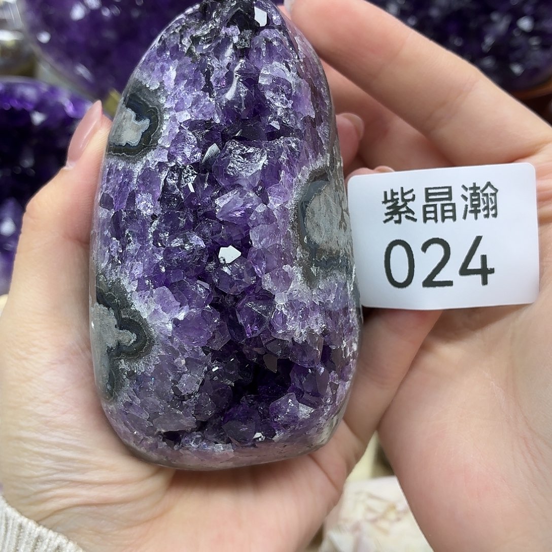 未镶嵌水晶大型摆件（非配饰）