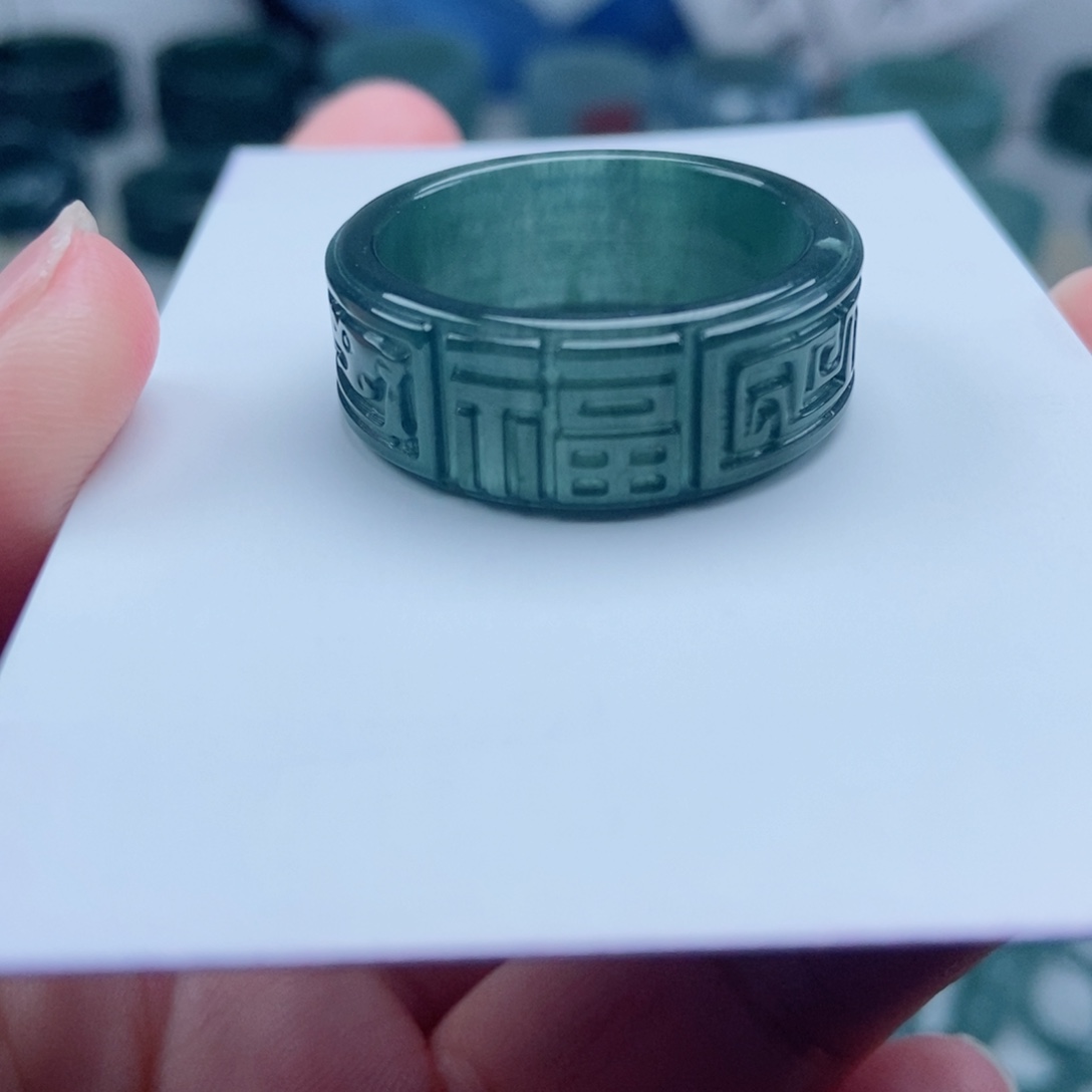 翡翠戒指未镶嵌翡翠