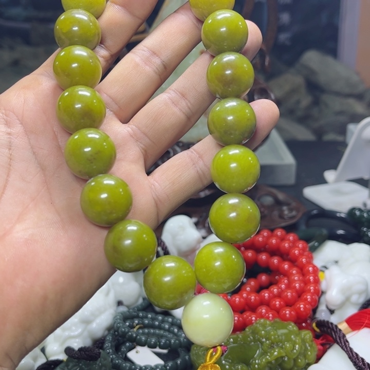 蛇纹石玉手持未镶嵌用****4