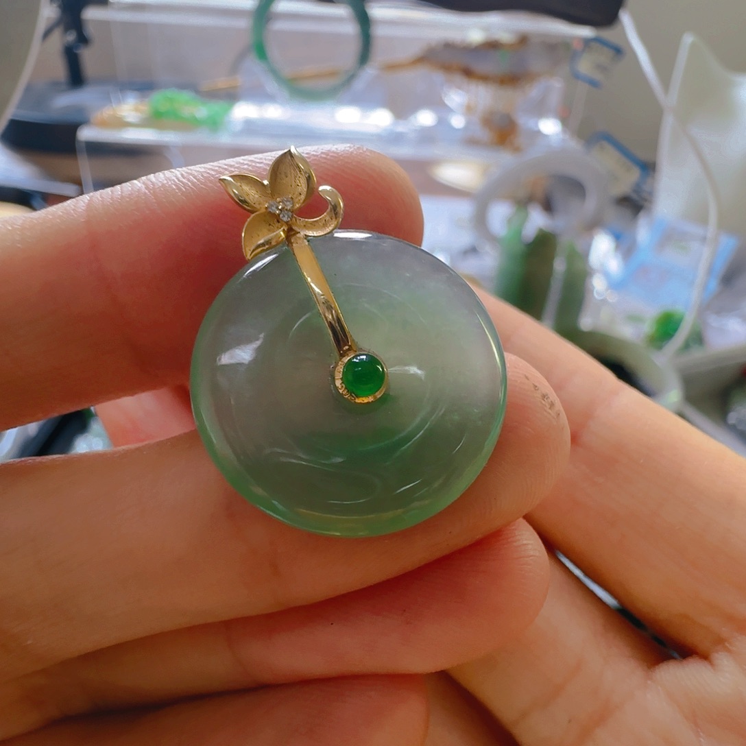 翡翠18K金镶嵌颈饰翡翠1380