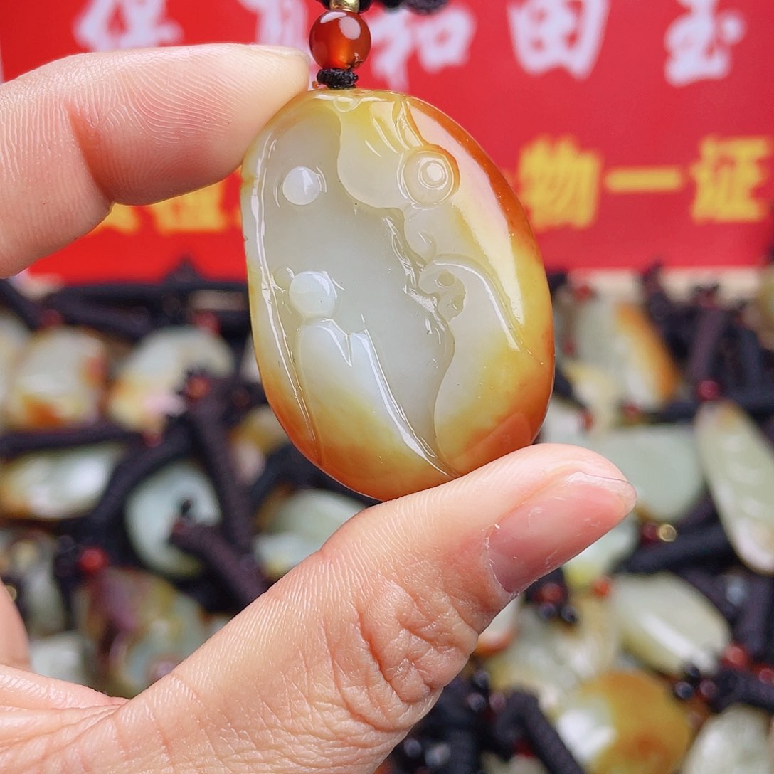 和田玉颈饰未镶嵌