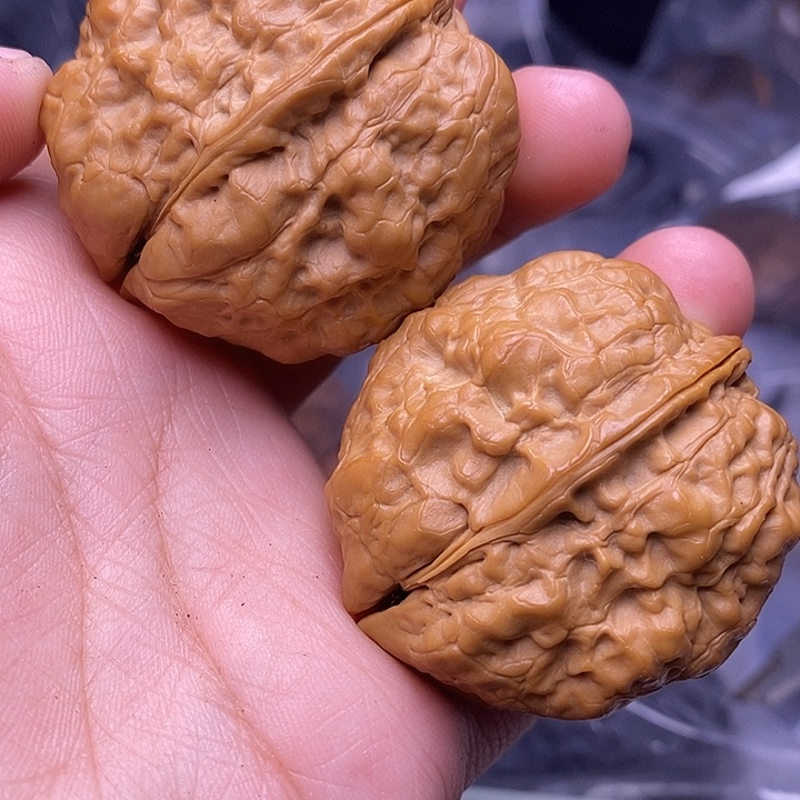 文玩核桃把件   100