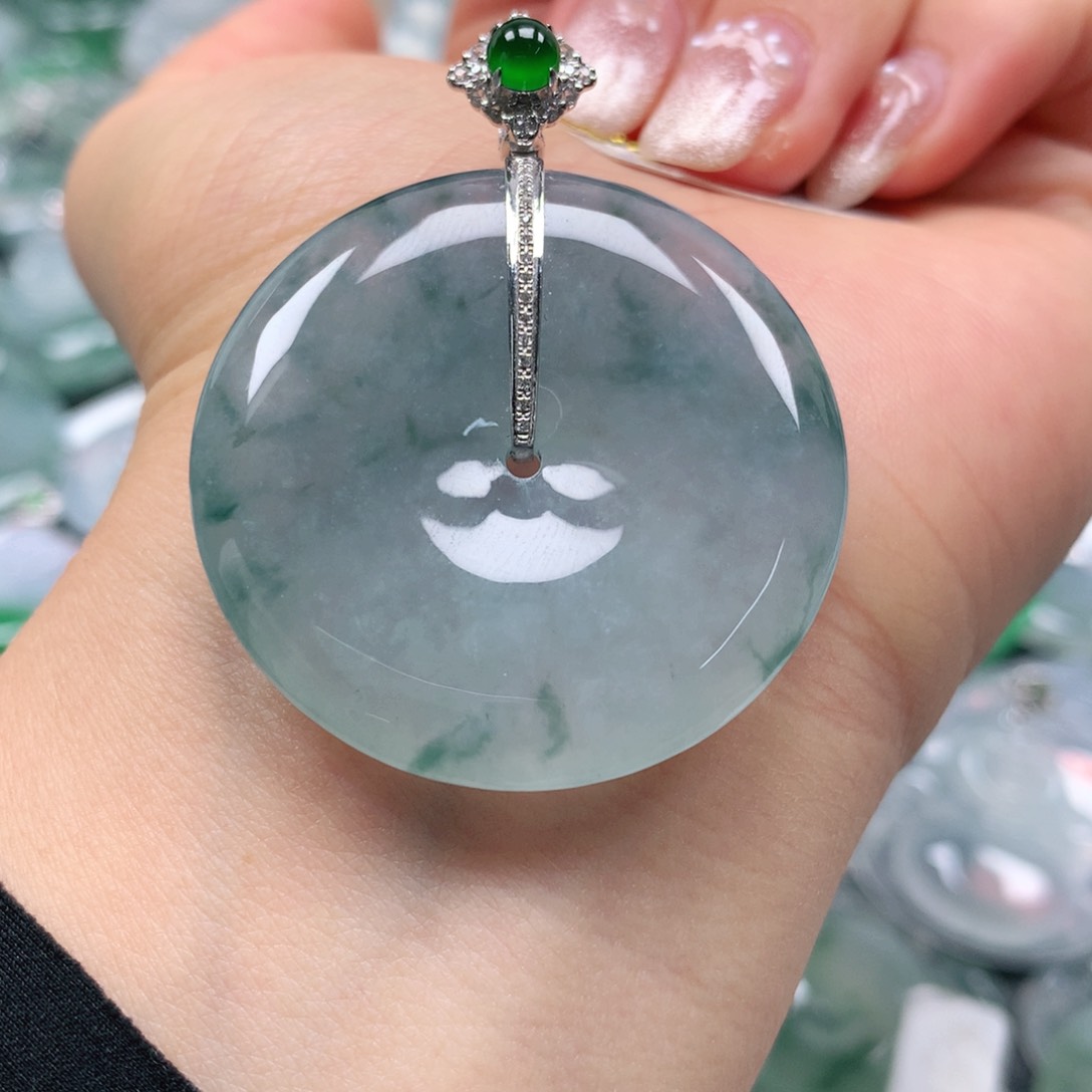 翡翠颈饰18K金镶嵌h**g天然翡翠