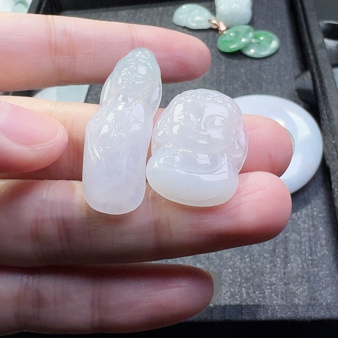 翡翠未镶嵌颈饰一对宝宝观音佛