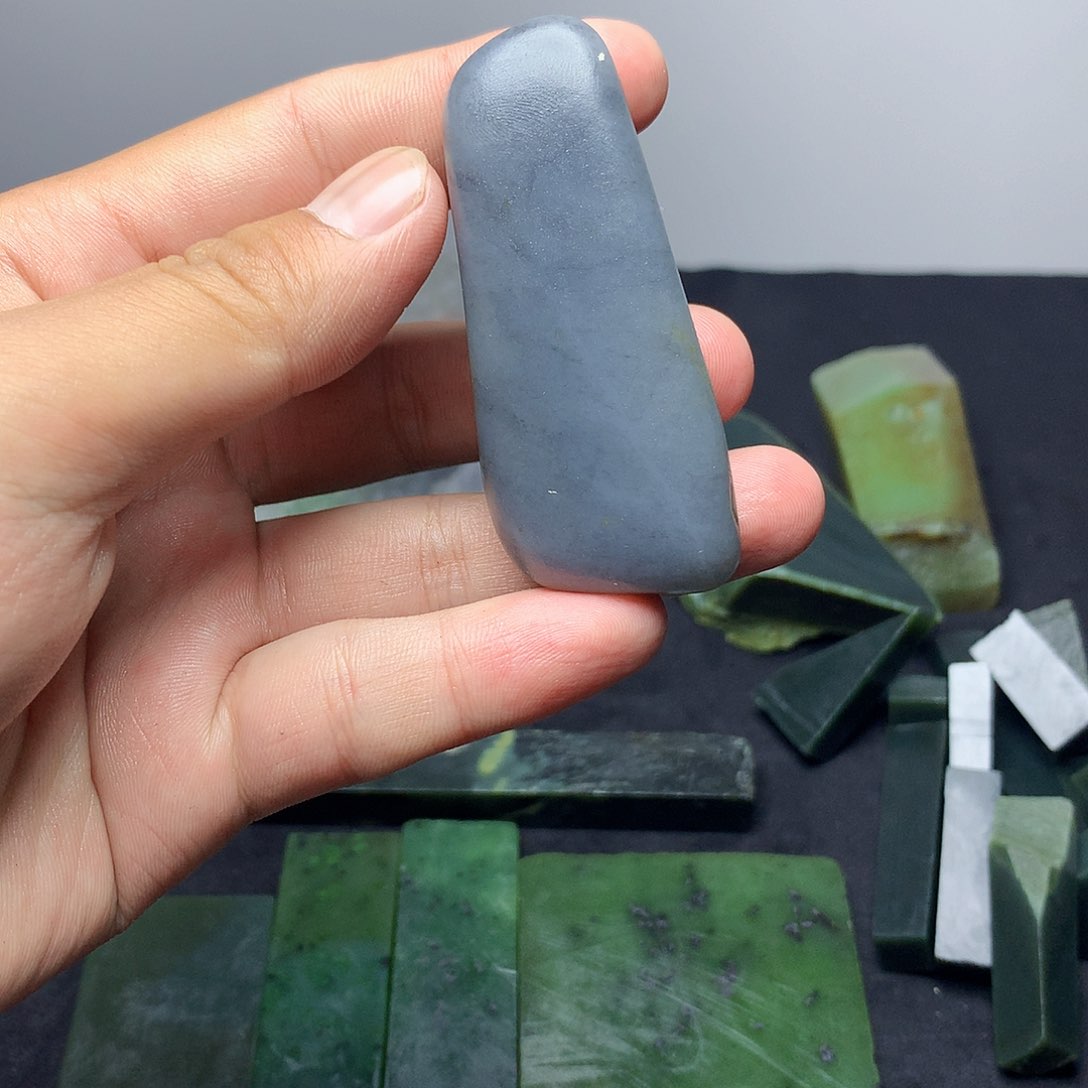 和田玉（糖玉）足铂镶嵌珠宝半成品