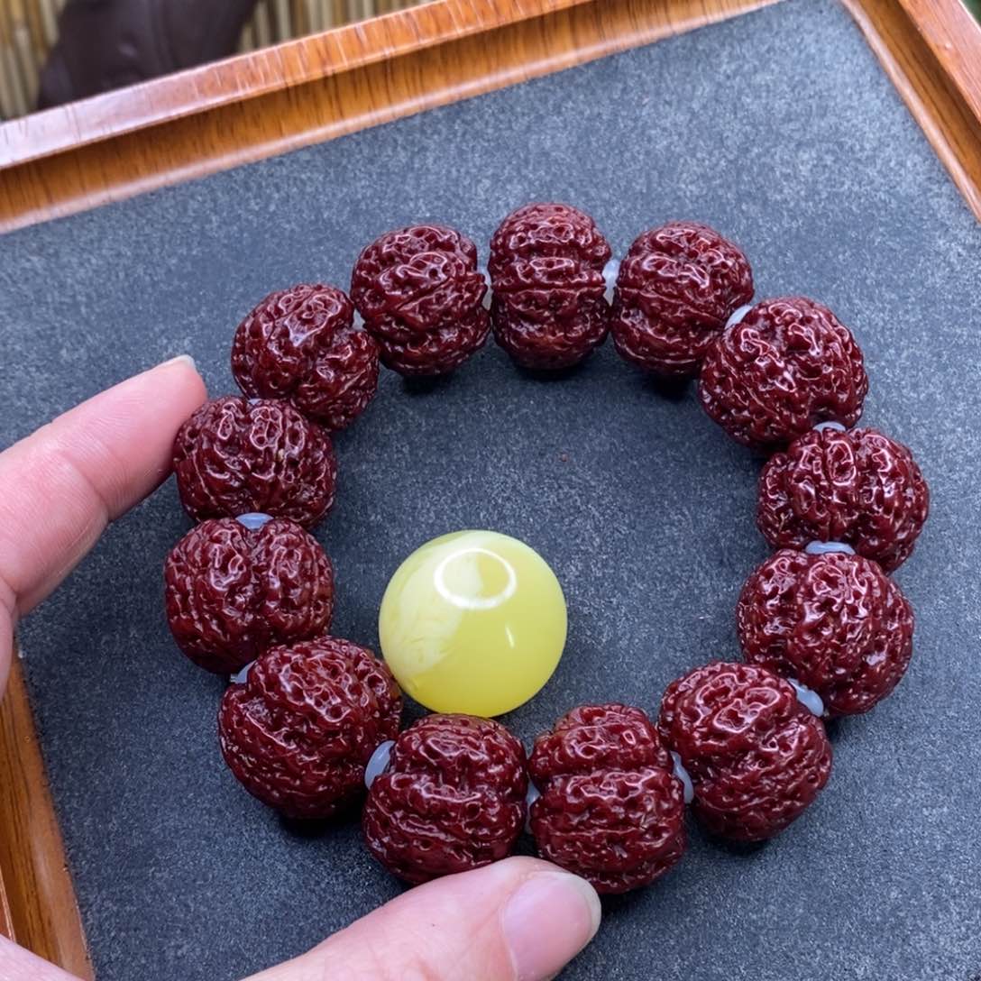 金刚菩提吊坠21.8蜂王大金刚