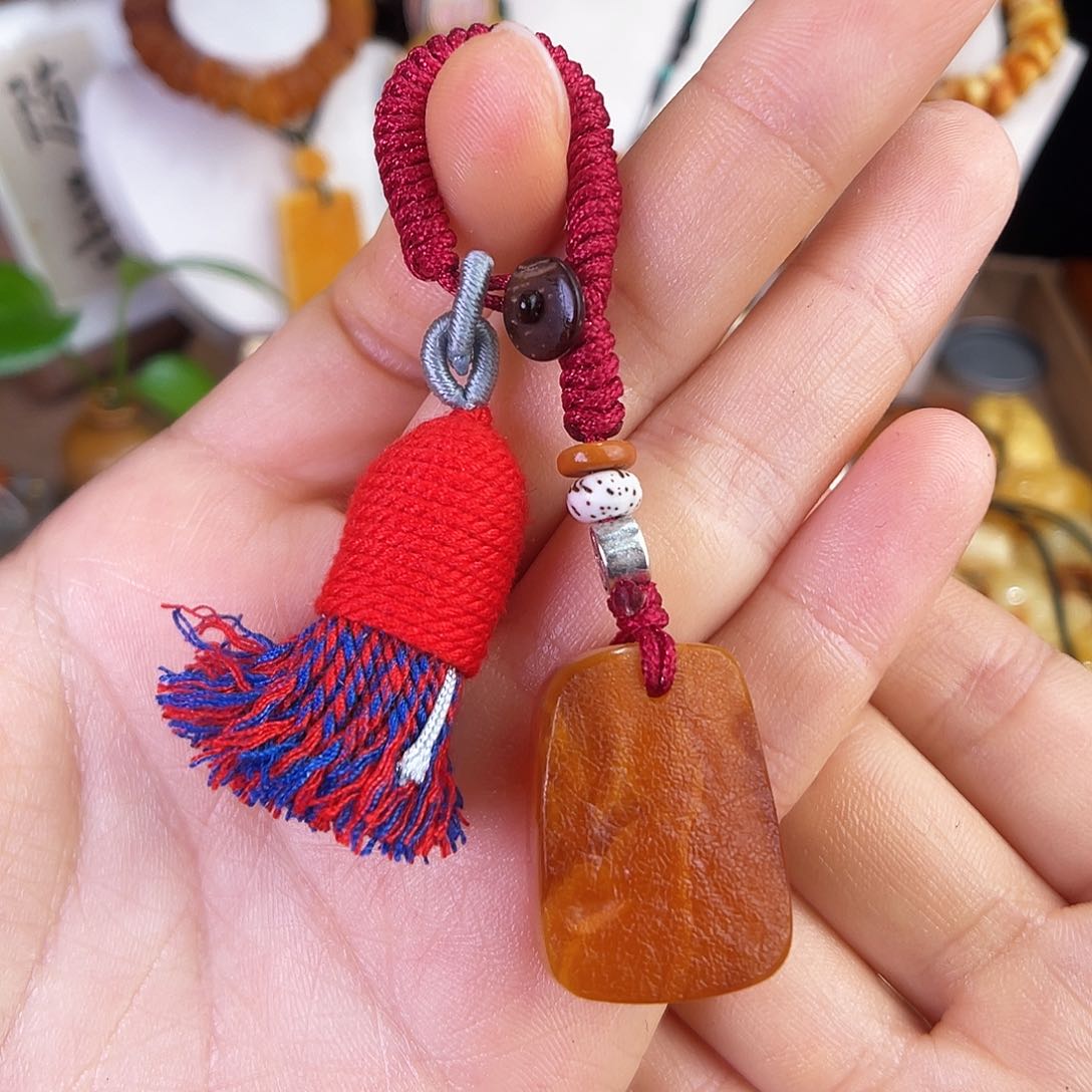 琥珀珠宝奇石未镶嵌，