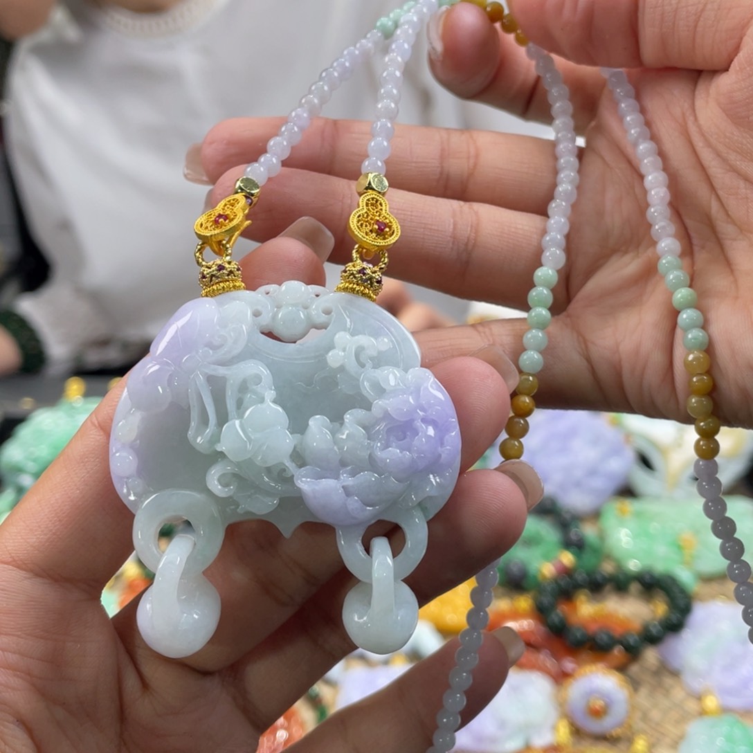 翡翠颈饰未镶嵌代编织