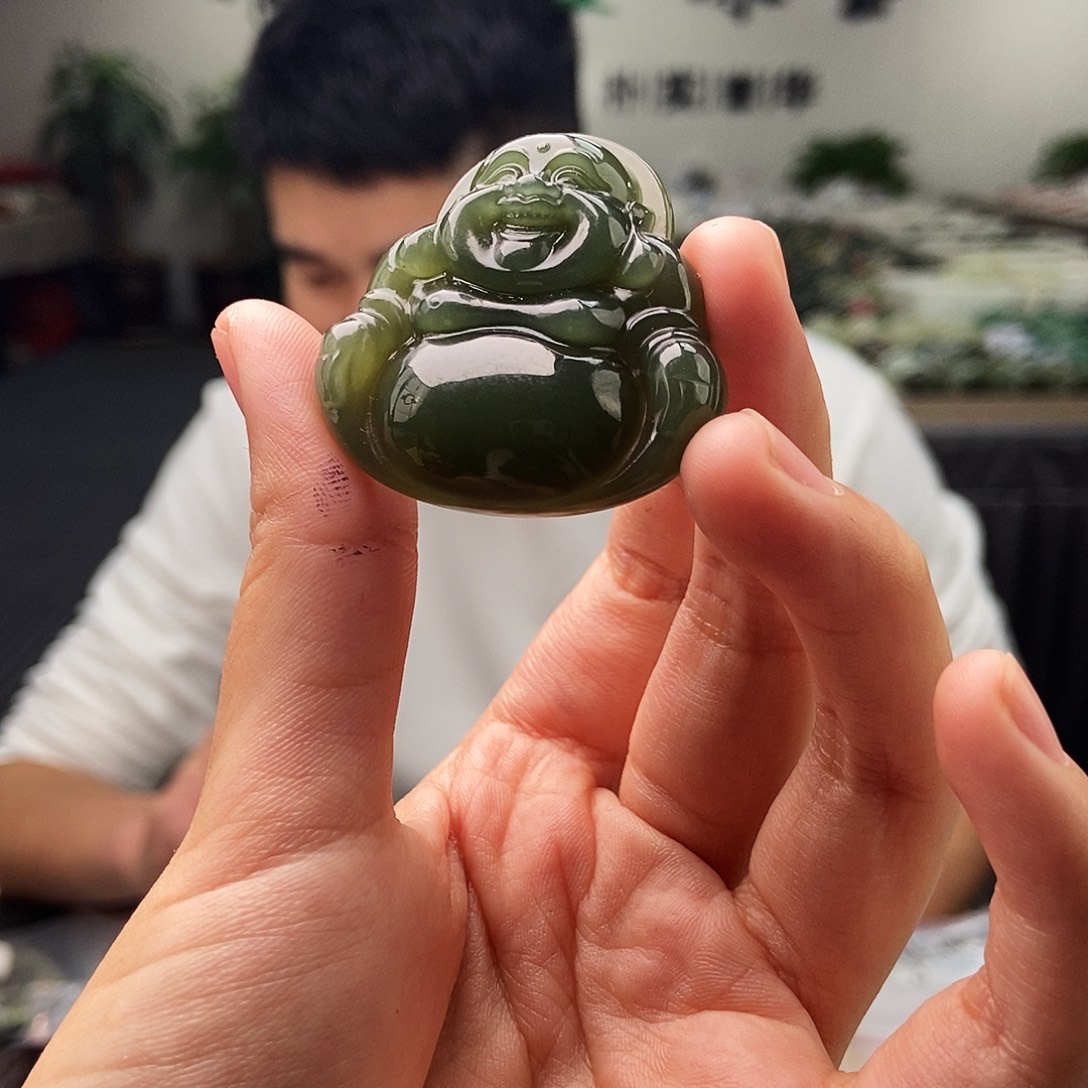 和田玉未镶嵌颈饰颜色多样性发拍一发一