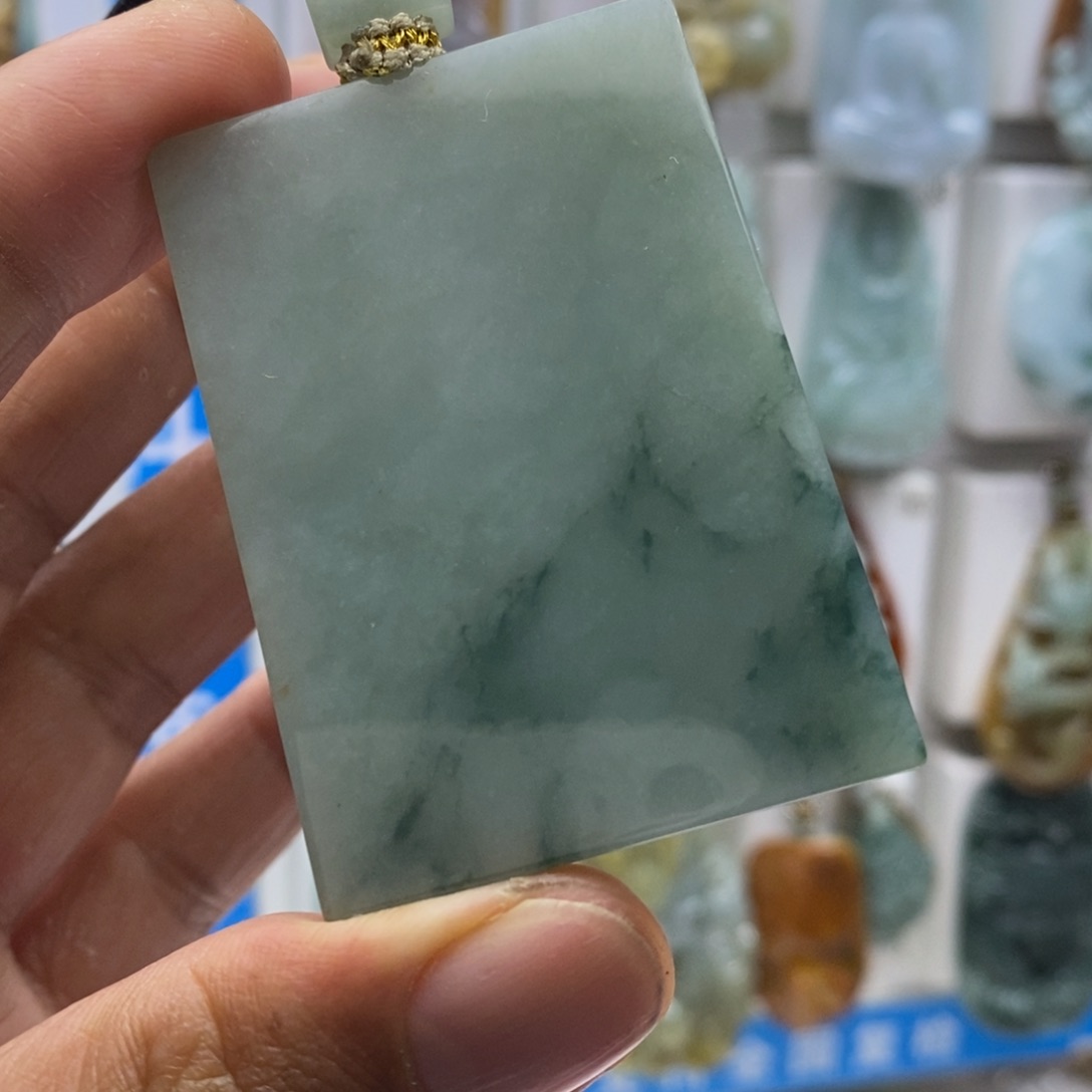 翡翠颈饰未镶嵌平安