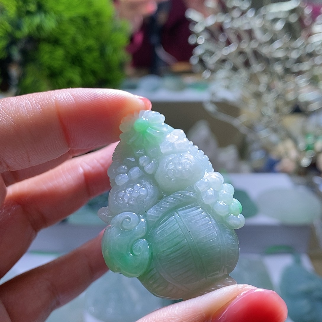 【闪购商品】翡翠颈饰未镶嵌花