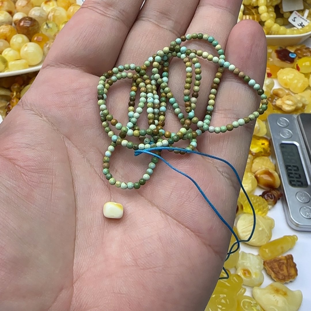 琥珀未镶嵌裸石蜜蜡散珠送绿松链2.4m随机发货