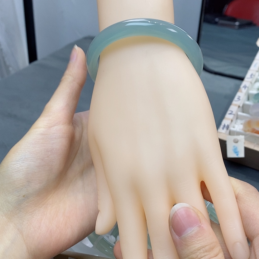 玛瑙/玉髓手镯未镶嵌小*璐