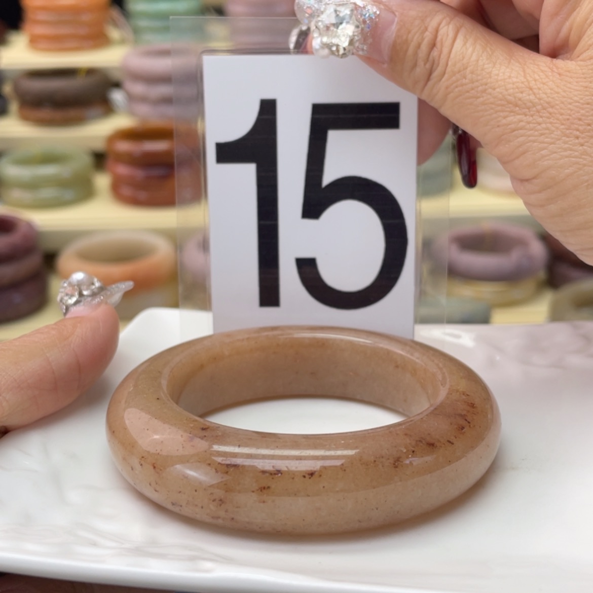 【闪购商品】石英质玉手镯未镶嵌