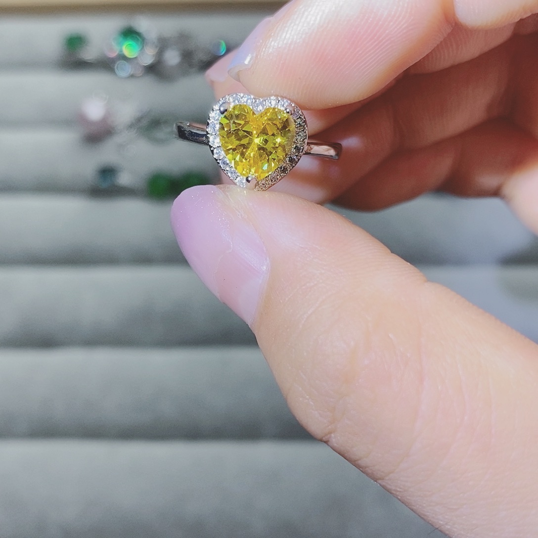 【闪购商品】银S925镶嵌耳饰托帕石