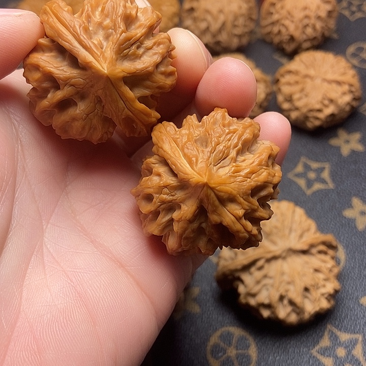 把件文玩核桃草大龙