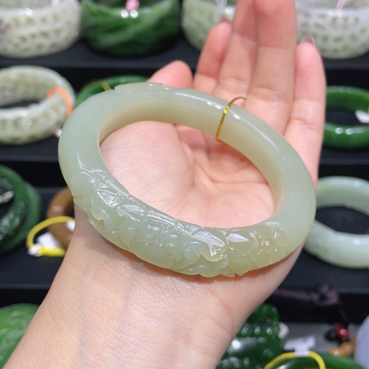 和田玉手镯55+圈口 编号44未镶嵌