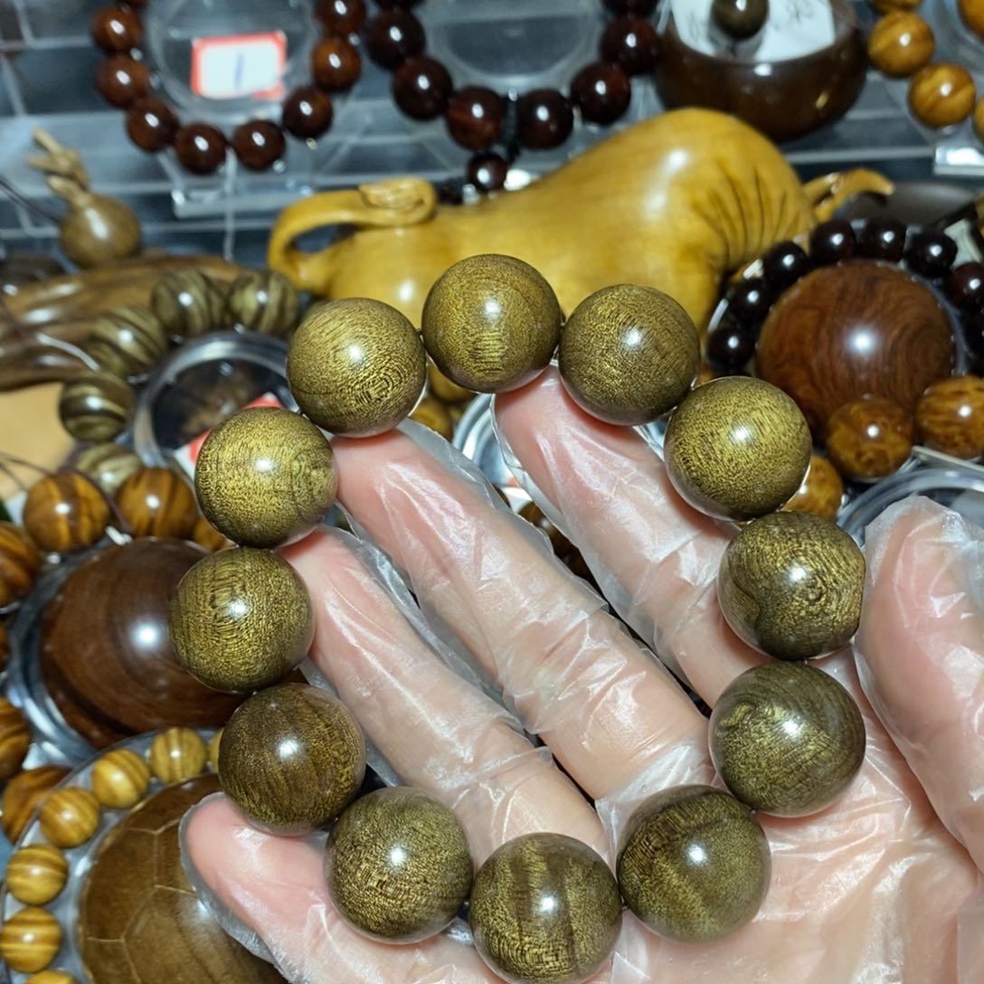 金丝楠木雕工艺品20