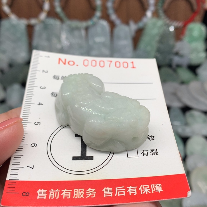 翡翠未镶嵌颈饰11