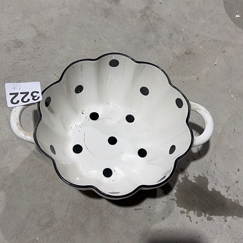 微瑕，不能明火，口径19，高8波点，黑点