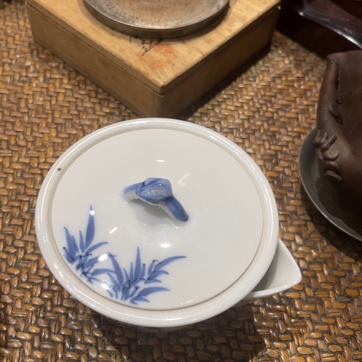 陈***帆陶瓷小六古美术工艺品