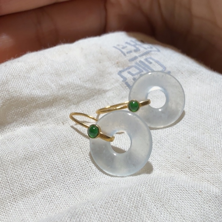 翡翠18K金镶嵌耳饰白月光