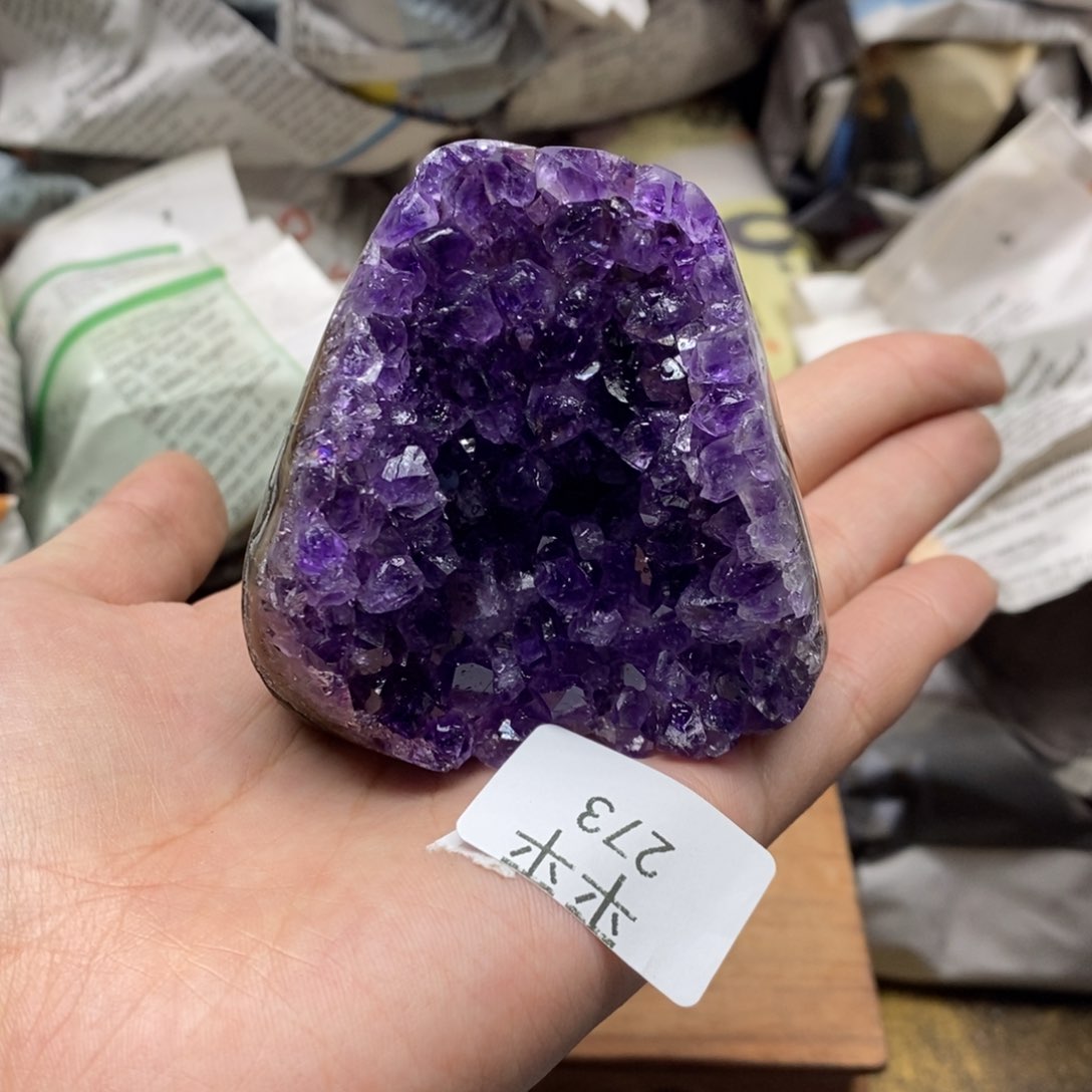 紫晶乌拉圭未镶嵌