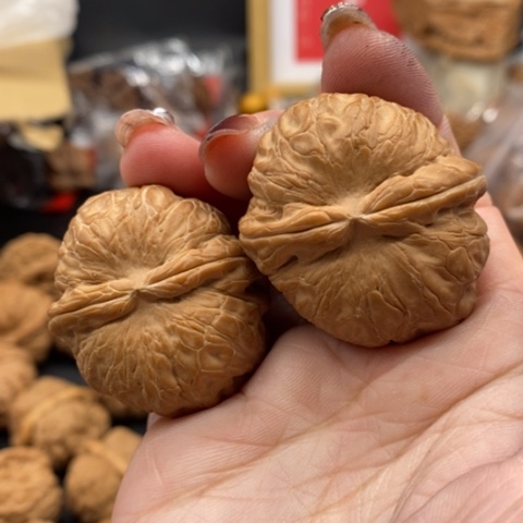 文玩核桃吊坠百*元宝