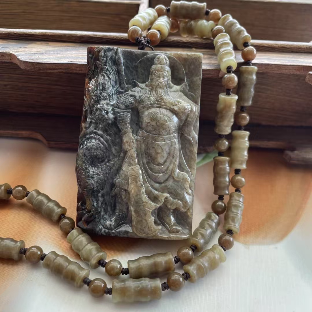 河磨玉关公挂件吊坠项链天然玉石手工雕刻三色武财神