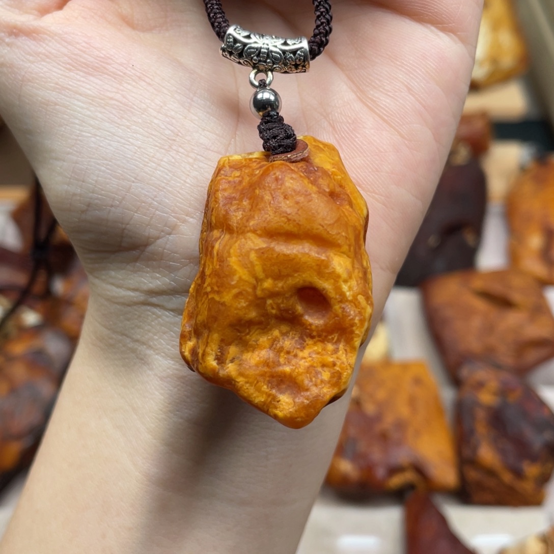 琥珀未镶嵌珠宝奇石