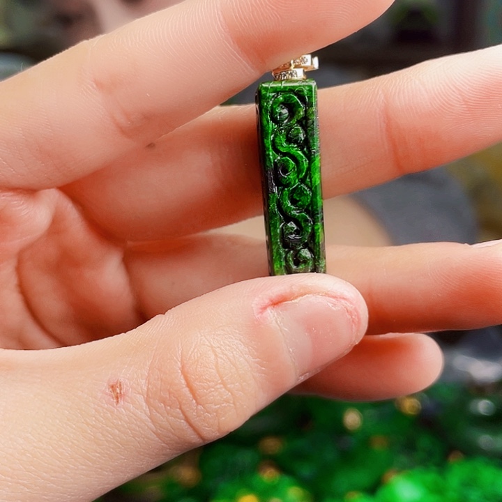 翡翠银S925镶嵌颈饰多样性