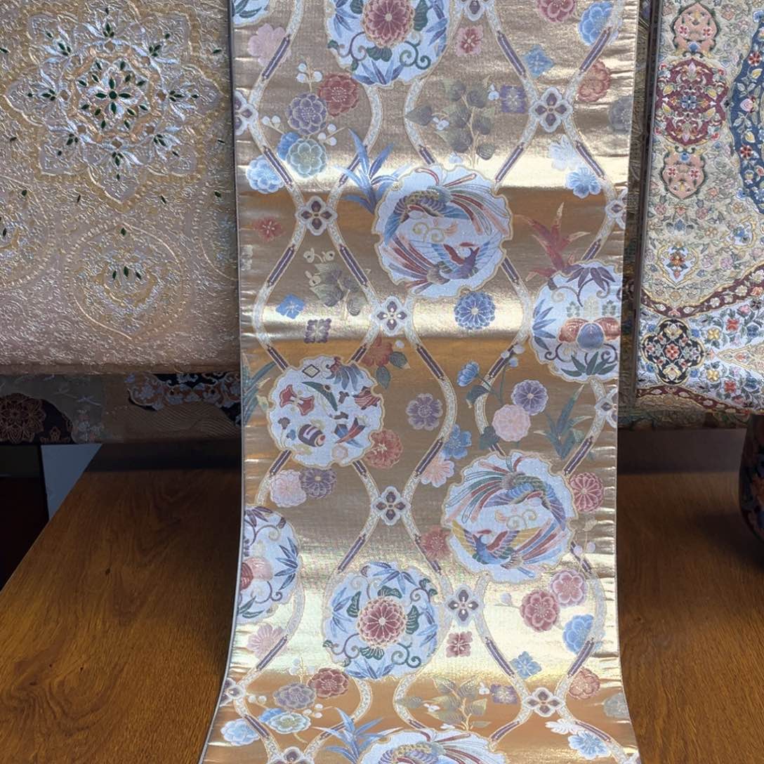 织绣立永纹凤凰草花