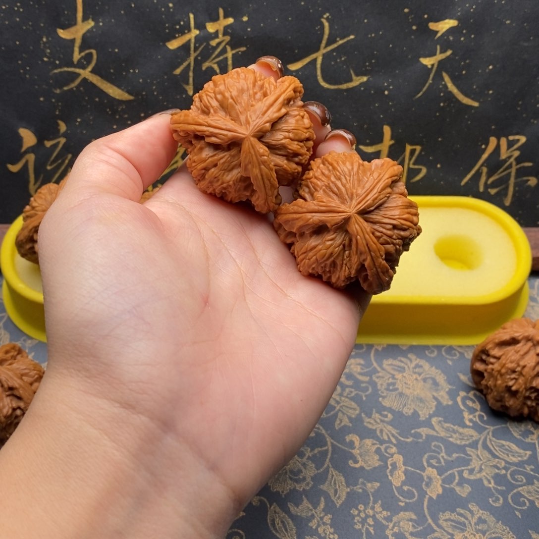 吊坠文玩核桃董**白白狮子