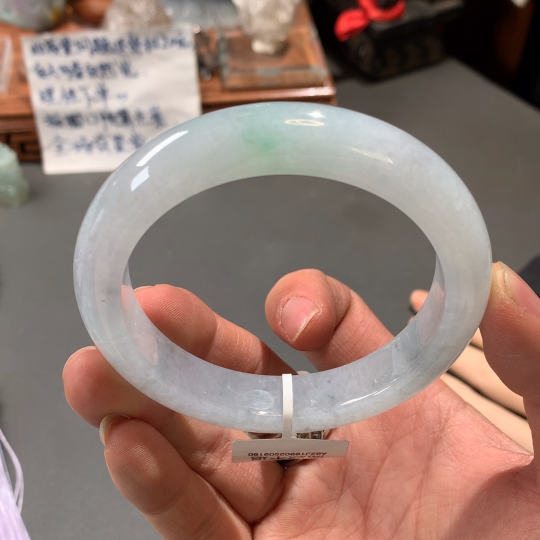 翡翠手镯未镶嵌59.8圈口