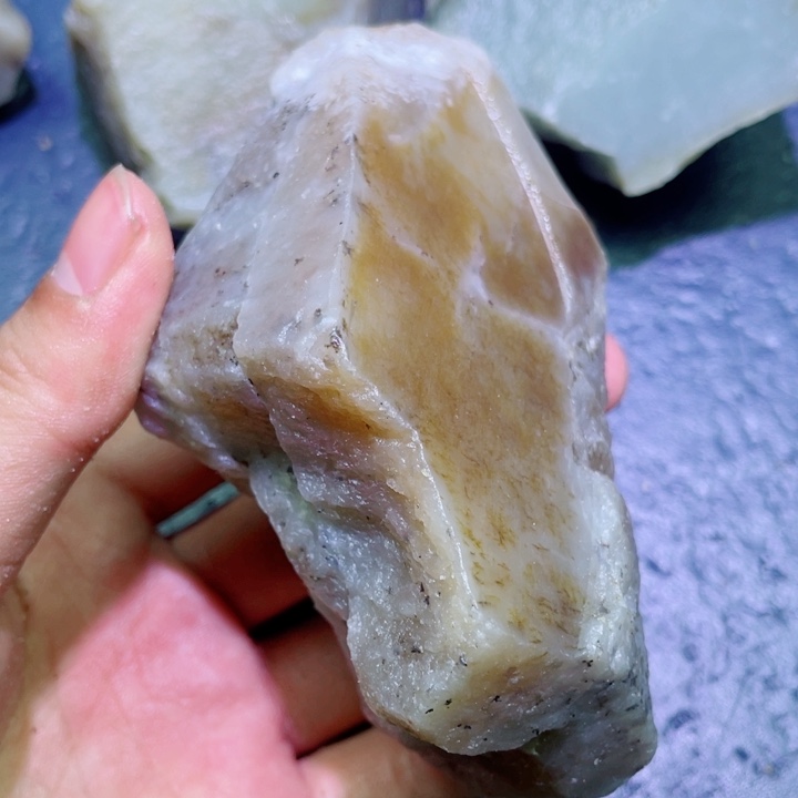 和田玉未镶嵌珠宝半成品