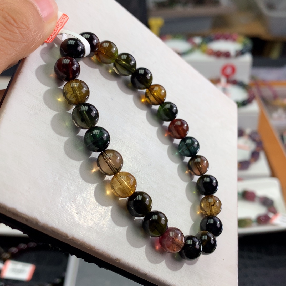 碧玺手链未镶嵌     8mm。  