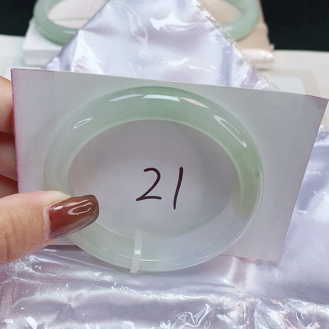 缅甸天然翡翠A货手镯