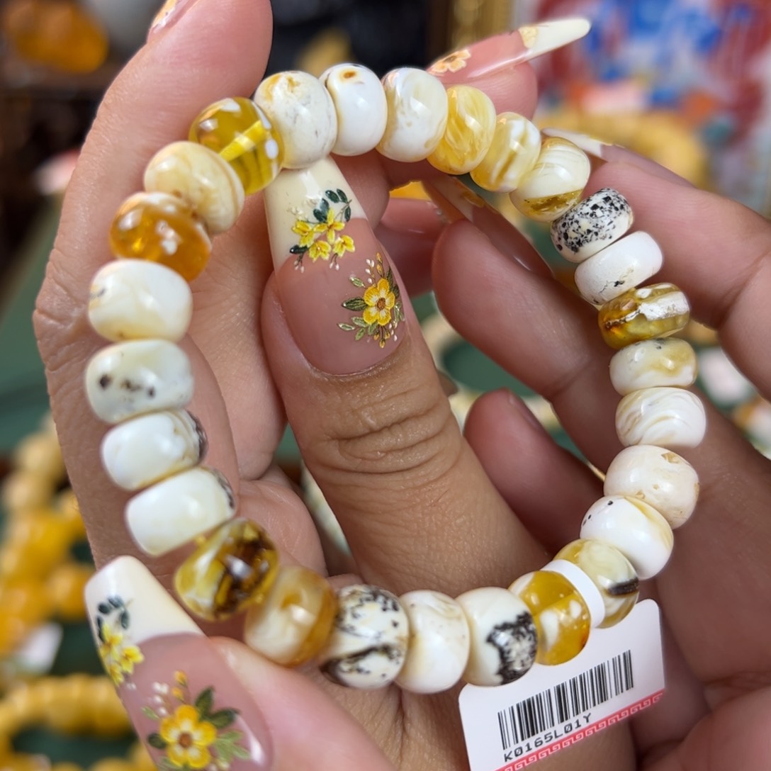 未镶嵌琥珀珠宝奇石