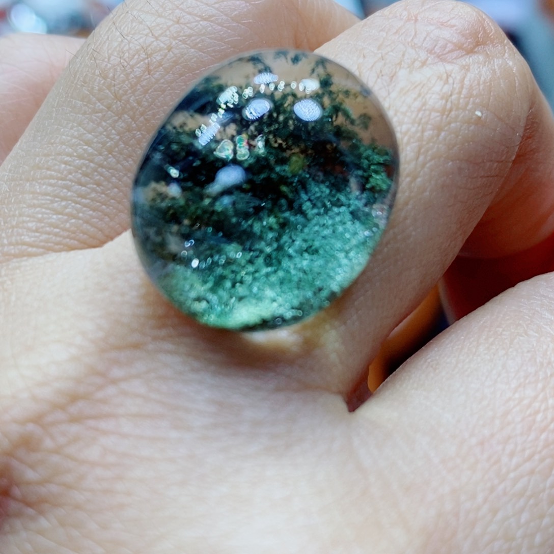 颈饰未镶嵌水晶会****?