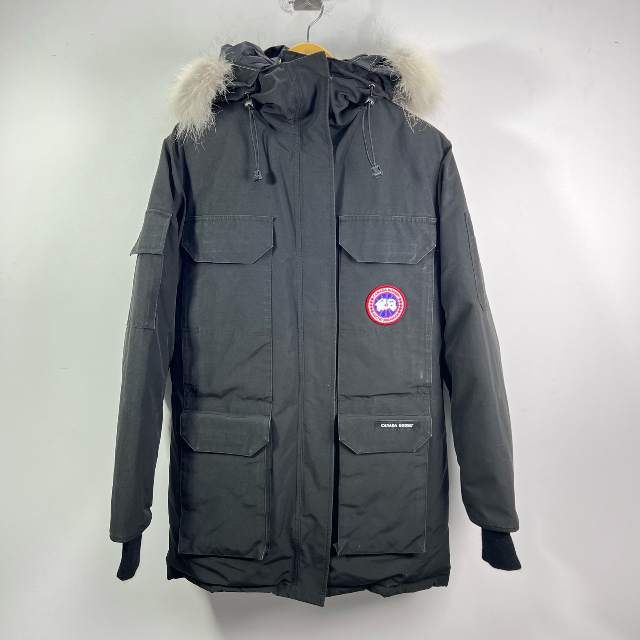 99新 CANADA GOOSE 远征黑色女款羽绒服 准新 S码 #4008