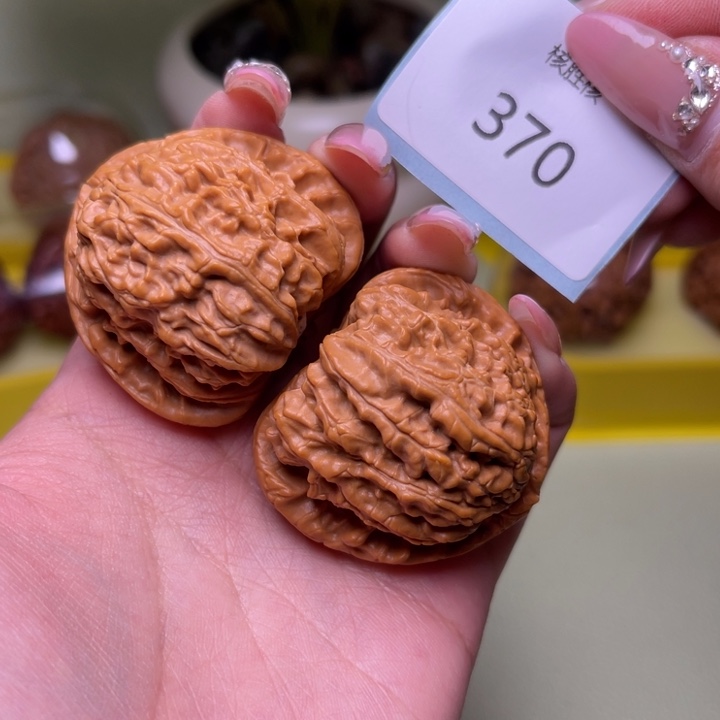 文玩核桃把件41尺三角白370