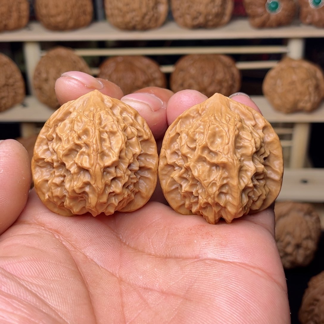 文玩核桃把件文玩核桃把件39尺玲珑