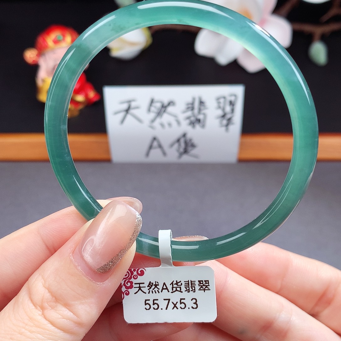 翡翠手镯（圆镯）未镶嵌