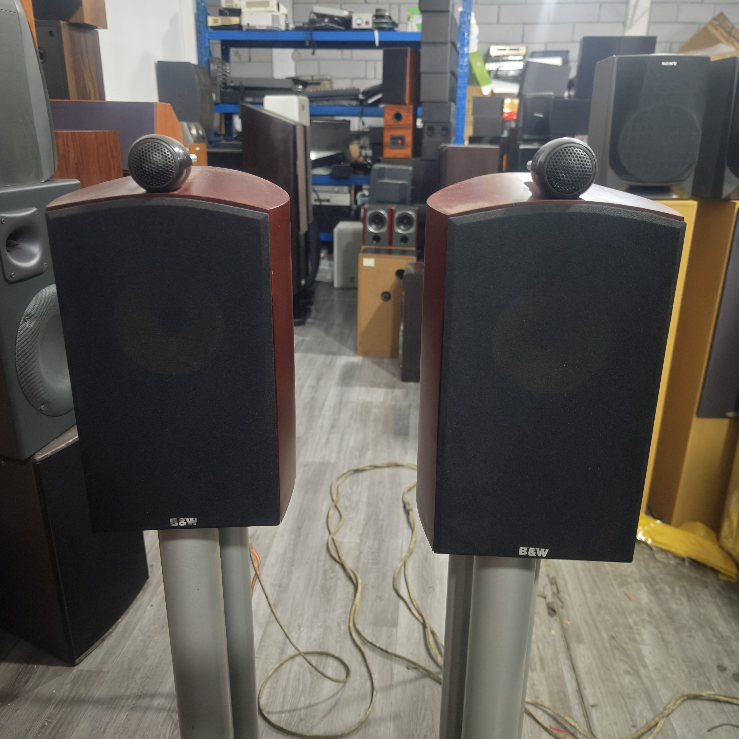 8新  二手书架音箱正常不包邮不支持退换货