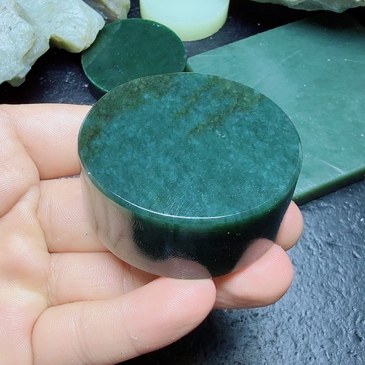 和田玉（糖玉）未镶嵌珠宝奇石